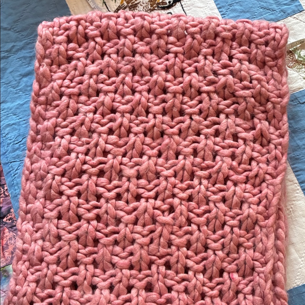 Loopy Mango Chunky Pink Knit Infinity Scarf - Picture 5 of 7